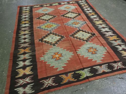 ANTIQUE PIROT SARKOY KILIM OF REPEAT MEDALLION DESIGN EXCELLENT COLOURS CIRCA 1920 - ADDITIONAL PHOTO 1