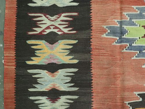 ANTIQUE PIROT SARKOY KILIM OF REPEAT MEDALLION DESIGN EXCELLENT COLOURS CIRCA 1920 - ADDITIONAL PHOTO 6