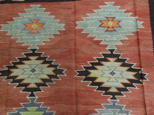 ANTIQUE PIROT SARKOY KILIM OF REPEAT MEDALLION DESIGN EXCELLENT COLOURS CIRCA 1920 - ADDITIONAL PHOTO 7