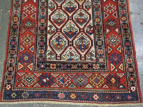 ANTIQUE CAUCASIAN GENDJE PRAYER RUG FLORAL LATTICE DESIGN CIRCA 1890 - ADDITIONAL PHOTO 4