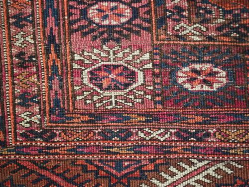 ANTIQUE TEKKE TURKMEN RUG SOFT COLOUR WITH COCHINEAL HIGHLIGHTS CIRCA 1900 - ADDITIONAL PHOTO 10