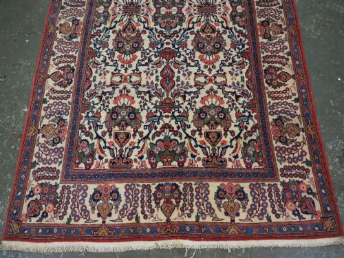 ANTIQUE KASHAN RUG WITH FLOWER AND VASE DESIGN CIRCA 1920 - ADDITIONAL PHOTO 4