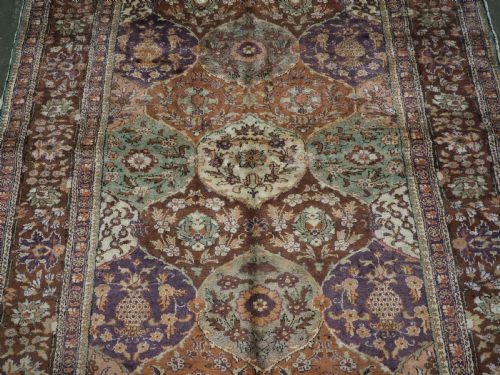 VINTAGE TURKISH KAYSERI 'ART SILK' RUG WITH REPEAT FLORAL DESIGN CIRCA 1930 - ADDITIONAL PHOTO 3