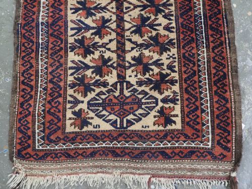 ANTIQUE BALUCH PRAYER RUG CAMEL GROUND WITH TREE OF LIFE SMALL SIZE CIRCA 1900 - ADDITIONAL PHOTO 4