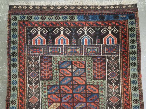 ANTIQUE BALUCH PRAYER RUG SCARCE DESIGN ATTRIBUTED TO THE 'BALUCH OF TURKESTAN' CIRCA 1880 - ADDITIONAL PHOTO 2