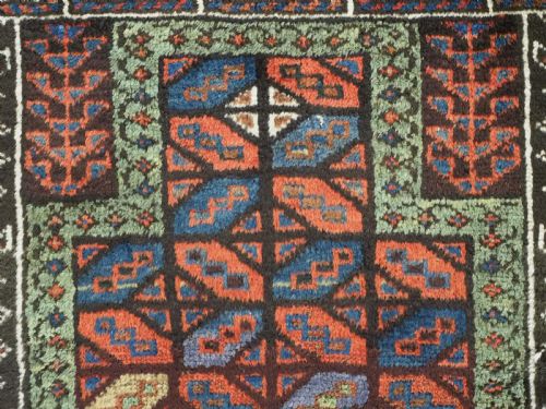 ANTIQUE BALUCH PRAYER RUG SCARCE DESIGN ATTRIBUTED TO THE 'BALUCH OF TURKESTAN' CIRCA 1880 - ADDITIONAL PHOTO 8