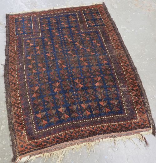 ANTIQUE TIMURI BALUCH PRAYER RUG BLUE GROUND WITH REPEAT LEAF DESIGN CIRCA 1880 - ADDITIONAL PHOTO 1