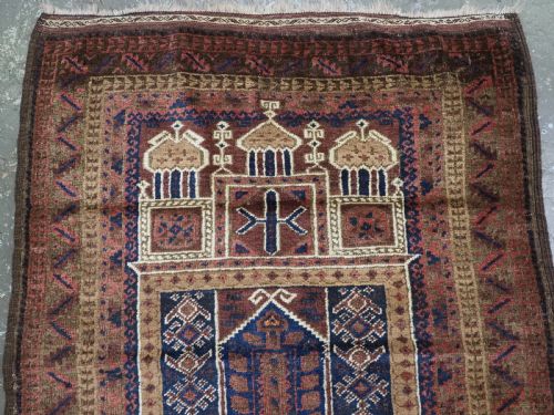 ANTIQUE TAIMANI BALUCH 'SEH MIHRAB' PRAYER RUG CIRCA 1900 - ADDITIONAL PHOTO 2