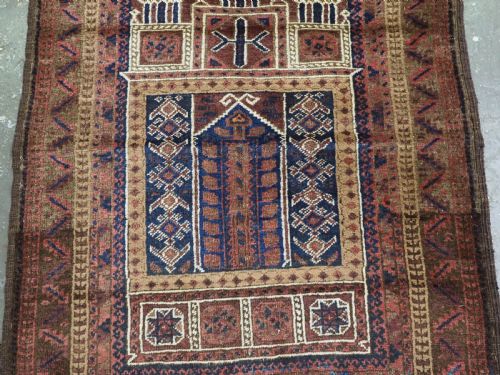 ANTIQUE TAIMANI BALUCH 'SEH MIHRAB' PRAYER RUG CIRCA 1900 - ADDITIONAL PHOTO 4