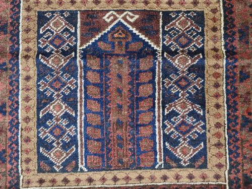 ANTIQUE TAIMANI BALUCH 'SEH MIHRAB' PRAYER RUG CIRCA 1900 - ADDITIONAL PHOTO 9