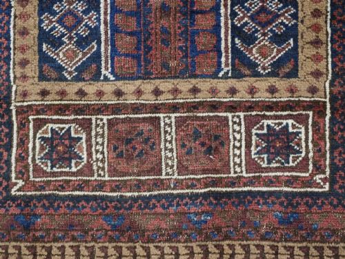 ANTIQUE TAIMANI BALUCH 'SEH MIHRAB' PRAYER RUG CIRCA 1900 - ADDITIONAL PHOTO 10