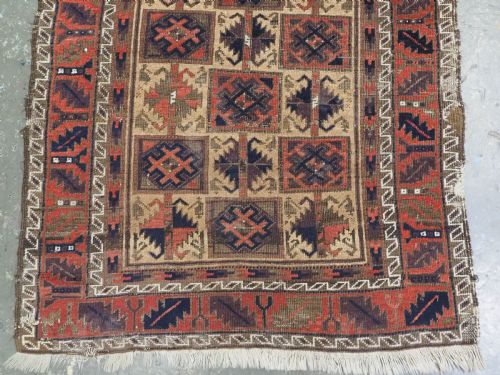 ANTIQUE TIMURI YAQOUB KHANI BALUCH PRAYER RUG VERY EARLY EXAMPLE CIRCA 1870 OR EARLIER - ADDITIONAL PHOTO 2