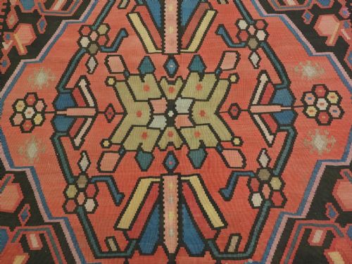 ANTIQUE ARMENIAN KARABAGH 'BEE' KILIM WITH LARGE MEDALLION DESIGN CIRCA 1900 - ADDITIONAL PHOTO 8