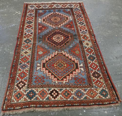ANTIQUE CAUCASIAN MOGHAN KAZAK RUG HOOKED MEDALLION DESIGN CIRCA 1890 - ADDITIONAL PHOTO 1