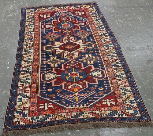 ANTIQUE CAUCASIAN ARMENIAN ERIVAN RUG CLASSIC TRIPLE LOBBED MEDALLION DESIGN CIRCA 1920 - ADDITIONAL PHOTO 1