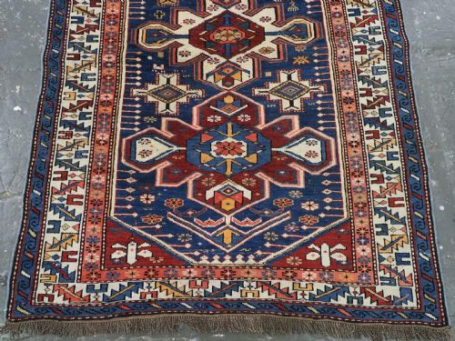 ANTIQUE CAUCASIAN ARMENIAN ERIVAN RUG CLASSIC TRIPLE LOBBED MEDALLION DESIGN CIRCA 1920 - ADDITIONAL PHOTO 3