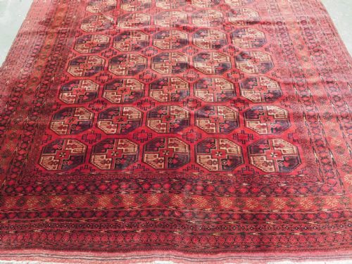 ANTIQUE AFGHAN TURKMEN CARPET WITH TRADITIONAL GUL DESIGN CIRCA 1920 - ADDITIONAL PHOTO 4