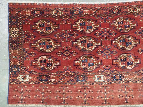fig 1. ANTIQUE ERSARI TURKMEN 9 GUL CHUVAL FACE, CIRCA 1880.