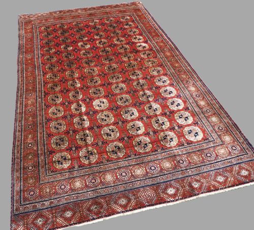 fig 1. ANTIQUE SILK TEKKE TURKMEN RUG, VERY FINE WEAVE AND GREAT COLOUR, CIRCA 1920.