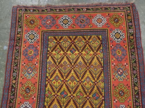 ANTIQUE CAUCASIAN GENDJE KAZAK LONG RUG RUNNER WITH FLORAL LATTICE DESIGN CIRCA 1890 - ADDITIONAL PHOTO 2