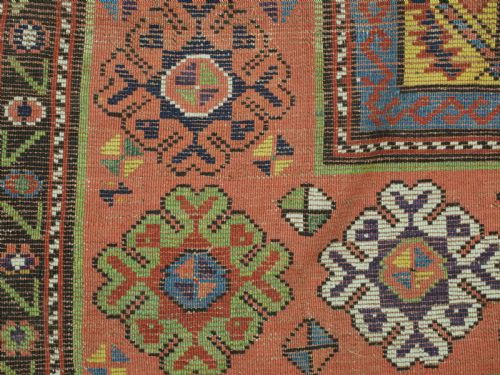 ANTIQUE CAUCASIAN GENDJE KAZAK LONG RUG RUNNER WITH FLORAL LATTICE DESIGN CIRCA 1890 - ADDITIONAL PHOTO 10