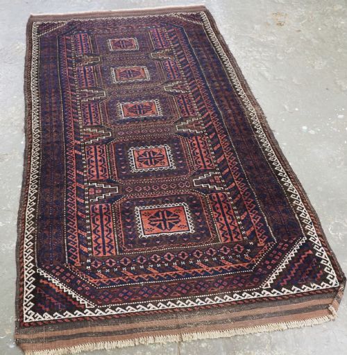 ANTIQUE MAHDAD KHANI BALUCH RUG WITH BOX MEDALLION DESIGN CIRCA 1900 - ADDITIONAL PHOTO 1