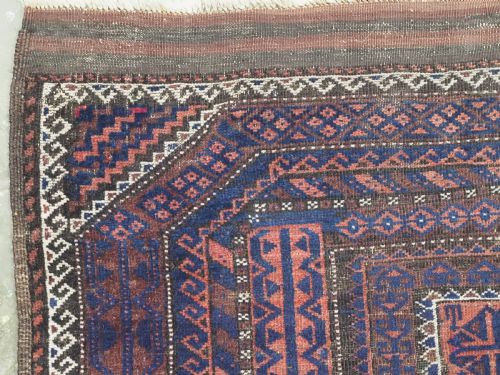 ANTIQUE MAHDAD KHANI BALUCH RUG WITH BOX MEDALLION DESIGN CIRCA 1900 - ADDITIONAL PHOTO 5