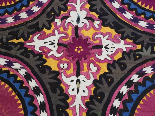 ANTIQUE UZBEK SAMARKAND 'BOLIM POSH' SUZANI SUPERB COLOUR AND CONDITION CIRCA 1890 - ADDITIONAL PHOTO 8