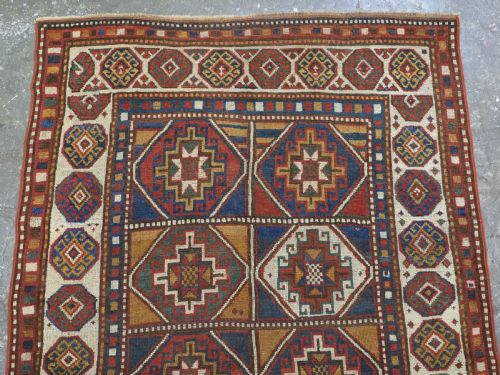 ANTIQUE CAUCASIAN MOGHAN KAZAK RUG CLASSIC DESIGN WITH SOFT COLOURS CIRCA 1900 - ADDITIONAL PHOTO 2