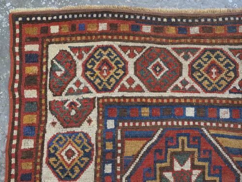 ANTIQUE CAUCASIAN MOGHAN KAZAK RUG CLASSIC DESIGN WITH SOFT COLOURS CIRCA 1900 - ADDITIONAL PHOTO 5
