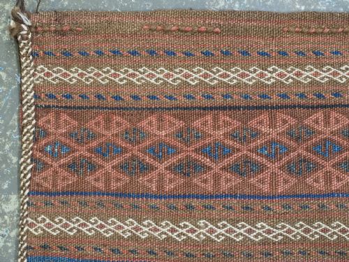 ANTIQUE BALUCH STORAGE BAG WITH ORIGINAL BACK BANDED WEFT WORK DESIGN CIRCA 1900 - ADDITIONAL PHOTO 3