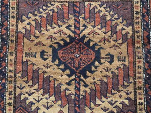 ANTIQUE BALUCH RUG WITH CAMEL GROUND 3 LATCH HOOK MEDALLION DESIGN CIRCA 190020 - ADDITIONAL PHOTO 7