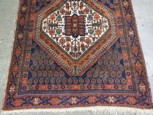 ANTIQUE AFSHAR NERIZ RUG WITH SMALL MEDALLION BOTEH DESIGN CIRCA 1900 - ADDITIONAL PHOTO 4