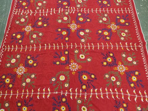 ANTIQUE UZBEK SUZANI PROBABLY TAJIK SILK ON RED COTTON GROUND CIRCA 1900 - ADDITIONAL PHOTO 2
