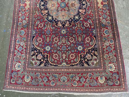 ANTIQUE ISFAHAN RUG OF CLASSIC SMALL MEDALLION DESIGN CIRCA 1900 - ADDITIONAL PHOTO 5