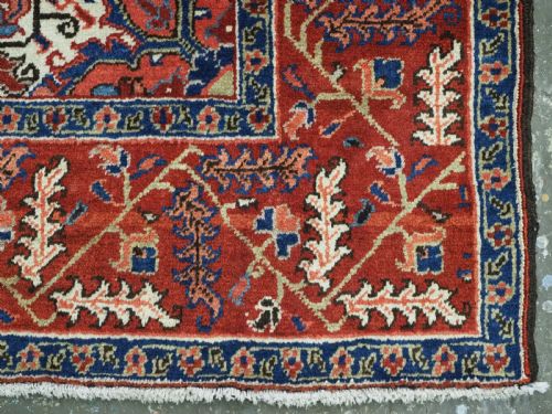 ANTIQUE HERIZ RUG OF SMALL SIZE STAR MEDALLION ON AN IVORY GROUND CIRCA 1920 - ADDITIONAL PHOTO 12