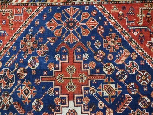ANTIQUE QASHQAI TRIBAL RUG WITH SINGLE MEDALLION PEACOCKS CIRCA 1900 - ADDITIONAL PHOTO 7