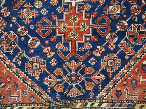 ANTIQUE QASHQAI TRIBAL RUG WITH SINGLE MEDALLION PEACOCKS CIRCA 1900 - ADDITIONAL PHOTO 9