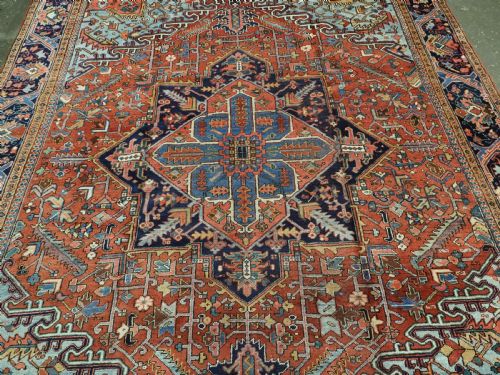 ANTIQUE COUNTRY HOUSE HERIZ CARPET WITH OUTSTANDING COLOUR CIRCA 1900 - ADDITIONAL PHOTO 3
