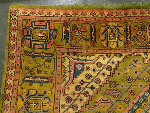 ANTIQUE TURKISH OUSHAK CARPET OF SCARCE DESIGN WITH RARE GREEN FIELD CIRCA 1890 - ADDITIONAL PHOTO 3