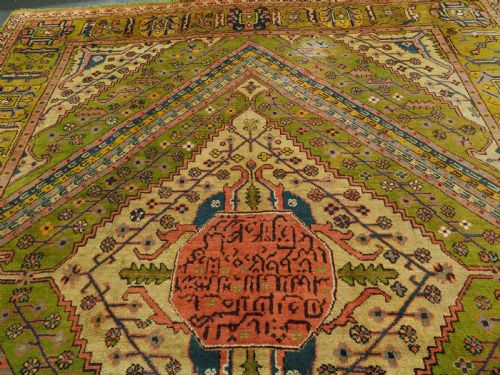ANTIQUE TURKISH OUSHAK CARPET OF SCARCE DESIGN WITH RARE GREEN FIELD CIRCA 1890 - ADDITIONAL PHOTO 5