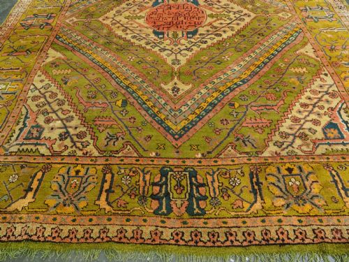 ANTIQUE TURKISH OUSHAK CARPET OF SCARCE DESIGN WITH RARE GREEN FIELD CIRCA 1890 - ADDITIONAL PHOTO 7