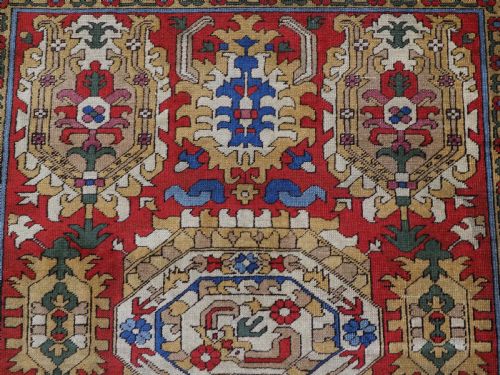 ANTIQUE RUG IN THE STYLE OF A CAUCASIAN KARABAGH 18TH CENTURY 'BLOSSOM' RUG CIRCA 1920 - ADDITIONAL PHOTO 7