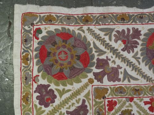 VINTAGE UZBEK BUKHARA REGION SUZANI TRADITIONAL DESIGN CIRCA 1930 - ADDITIONAL PHOTO 5