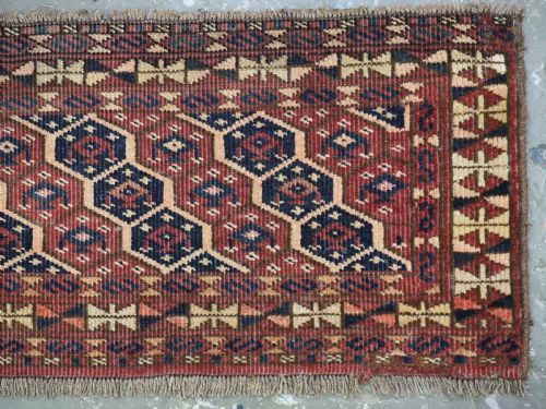ANTIQUE ERSARI TURKMEN TORBA FACE POSSIBLY SARYK WITH SCHEMLE GUL DESIGN CIRCA 1870 - ADDITIONAL PHOTO 3