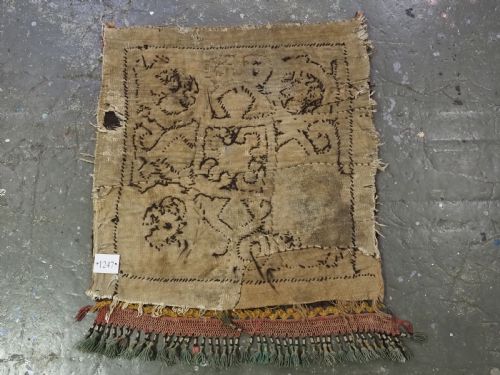 ANTIQUE KIRGHIZ EMBROIDERED FELT PANEL WITH APPLIED FRINGE CIRCA 1900 - ADDITIONAL PHOTO 6