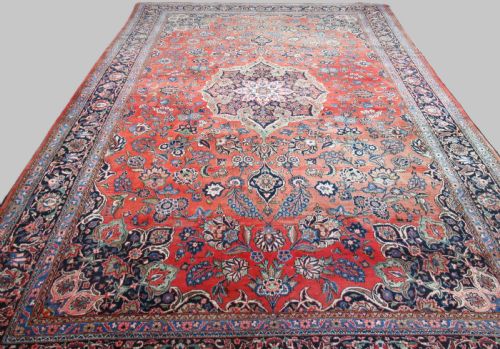 fig 1. VINTAGE KASHAN CARPET OF LARGE SIZE SUITABLE FOR HEAVY USE, CIRCA 1930.
