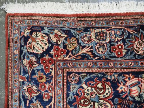ANTIQUE PERSIAN KASHAN PRAYER RUG WITH SUPERB FLORAL DESIGN CIRCA 1920 - ADDITIONAL PHOTO 3