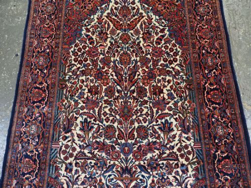 ANTIQUE PERSIAN KASHAN PRAYER RUG WITH FLORAL VASE DESIGN CIRCA 1920 - ADDITIONAL PHOTO 3