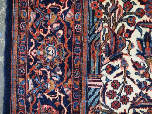 ANTIQUE PERSIAN KASHAN PRAYER RUG WITH FLORAL VASE DESIGN CIRCA 1920 - ADDITIONAL PHOTO 6